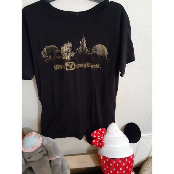 Walt Disney Disney world Graphic Tee womens Epcot Magic Kingdom Animal Kingdom - Picture 1 of 4